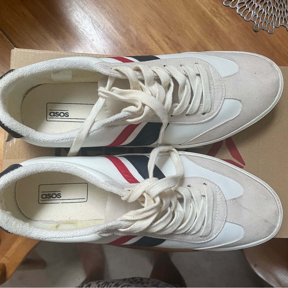 ASOS white shoes, NWOT, great condition, size 9/40